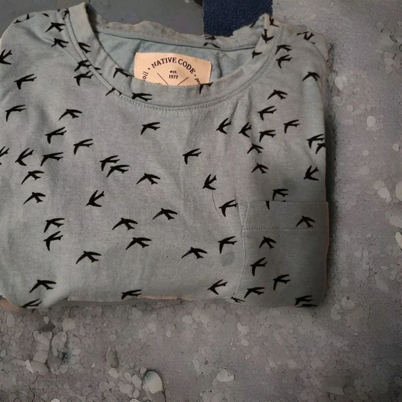 Native Code Mens T-Shirt Large Birds Graphic Both Sides Short Sleeves Blue/Black - Picture 3 of 7